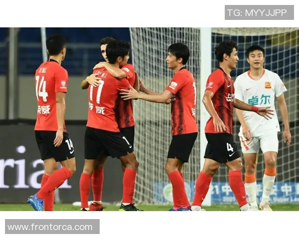 武汉篮球队中路突破战术解析与实战应用全景探讨